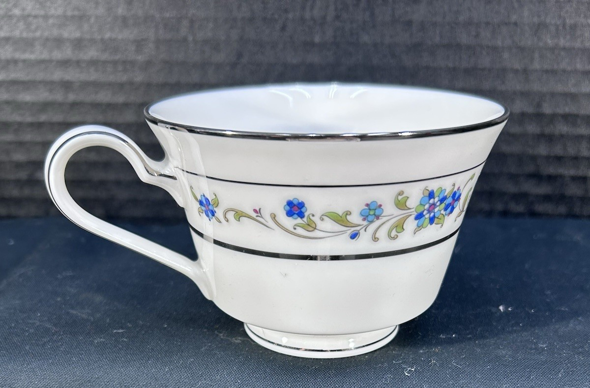 Noritake Ivory China Norma 7016 Teacup Flower Japan Noritake Ivory China Norma 7016 Teacup Flower Japan