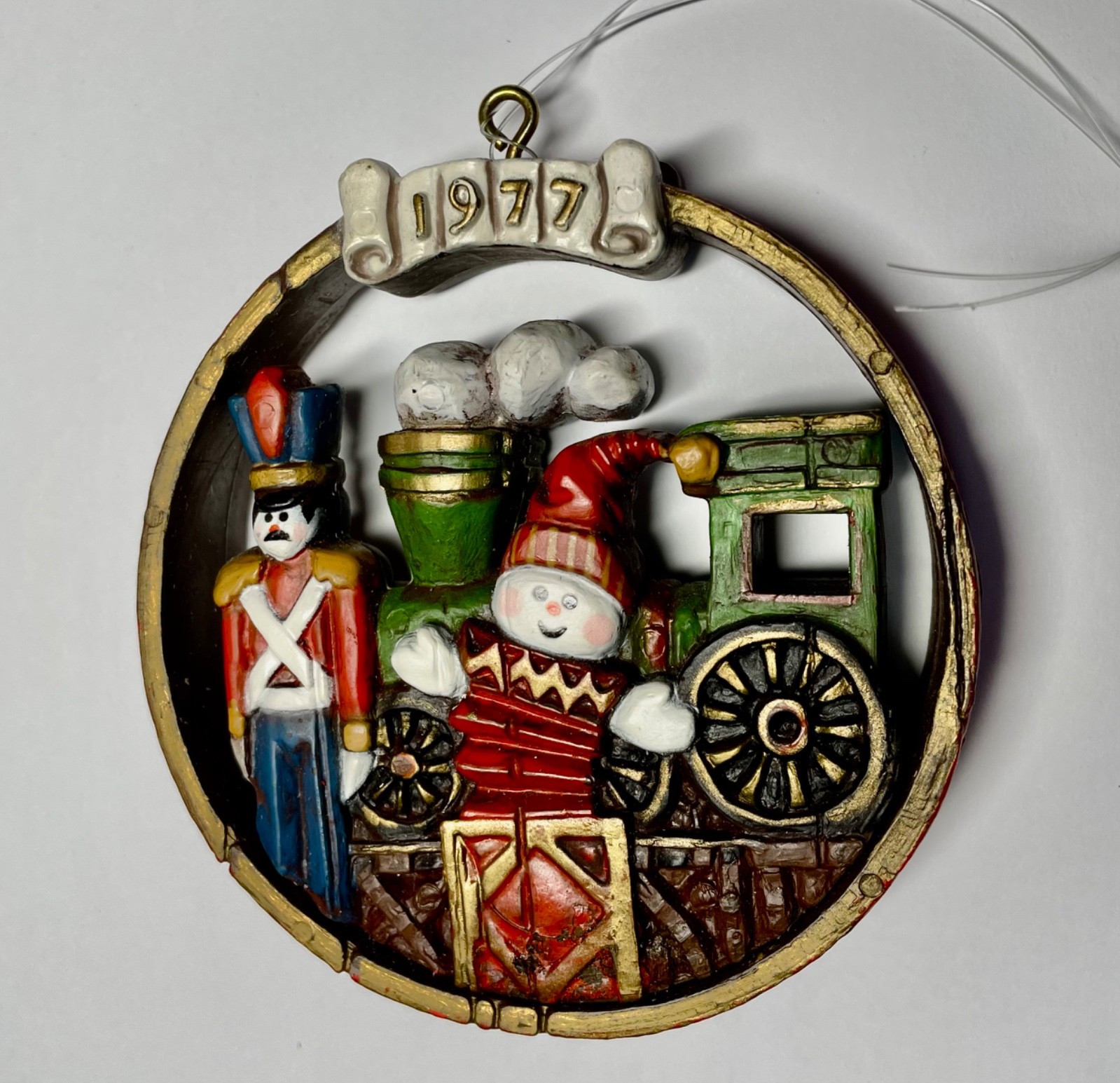 Hallmark 1977 Ornament - 