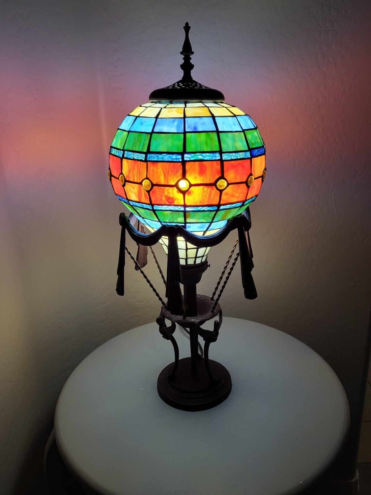 NWOT Exquisite Le Flesselles Stained Glass Hot Air Balloon- Stands 27\