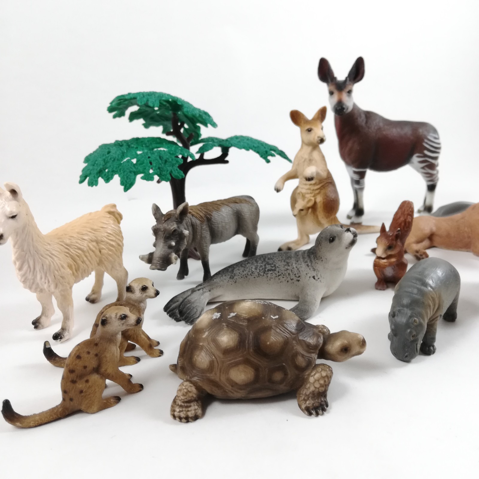 Schleich Zoo Animal Figures Okapi Meerkats Kangaroo Vintage 1990s 2000s (12 Pc) Schleich Zoo Animal Figures Okapi Meerkats Kangaroo Vintage 1990s 2000s (12 Pc)