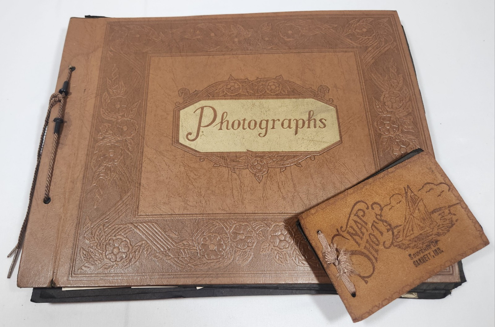 Antique 1920\'s-40\'s Photo Album And Black & White Photographs Snapshots Antique 1920\'s-40\'s Photo Album And Black & White Photographs Snapshots