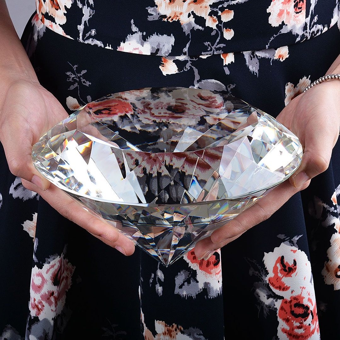 LONGWIN 200MM Clear Crystal Diamond Glass Paperweight Photo Prop Free Stand