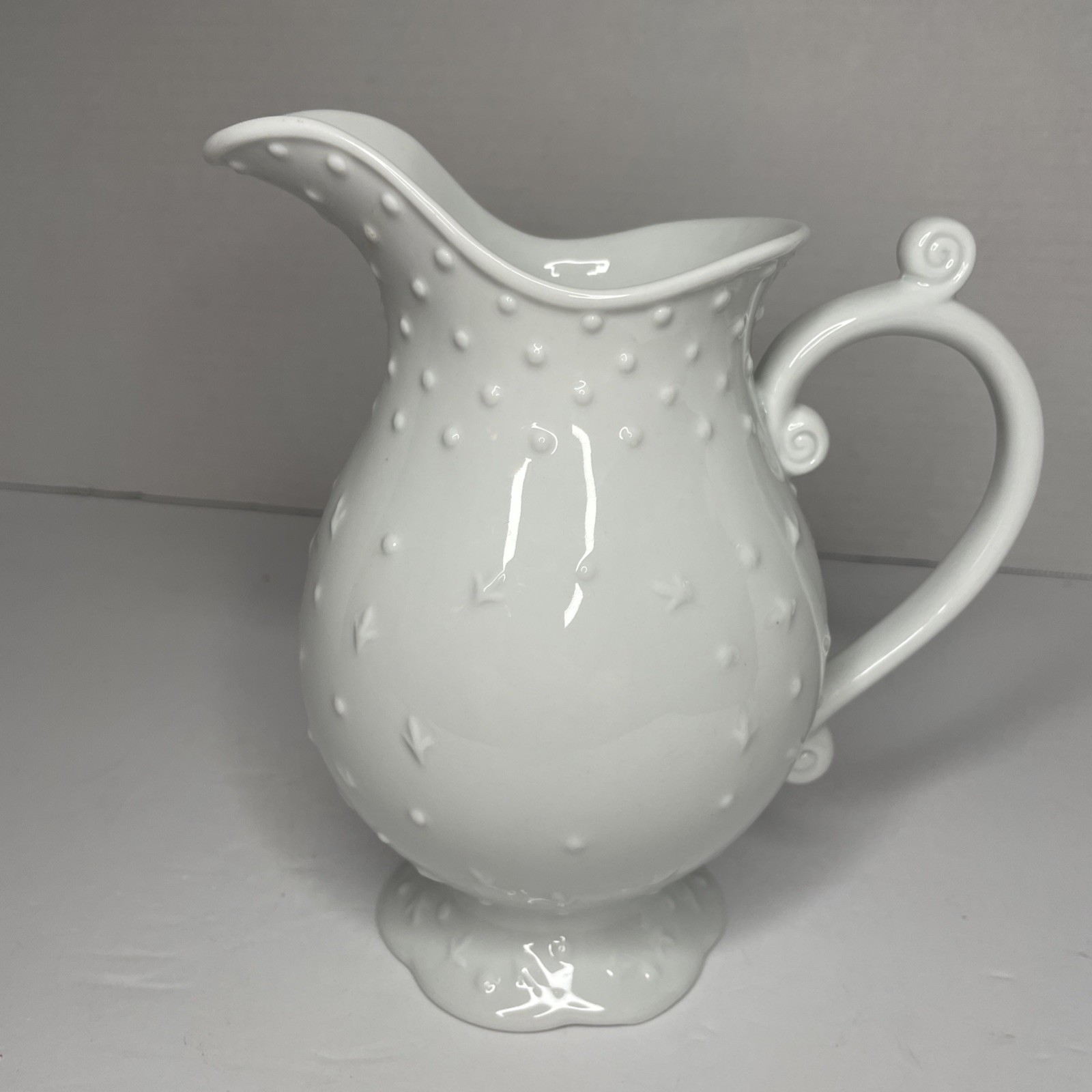 I. Godinger & Co Hobnail & Stars White PITCHER 7\