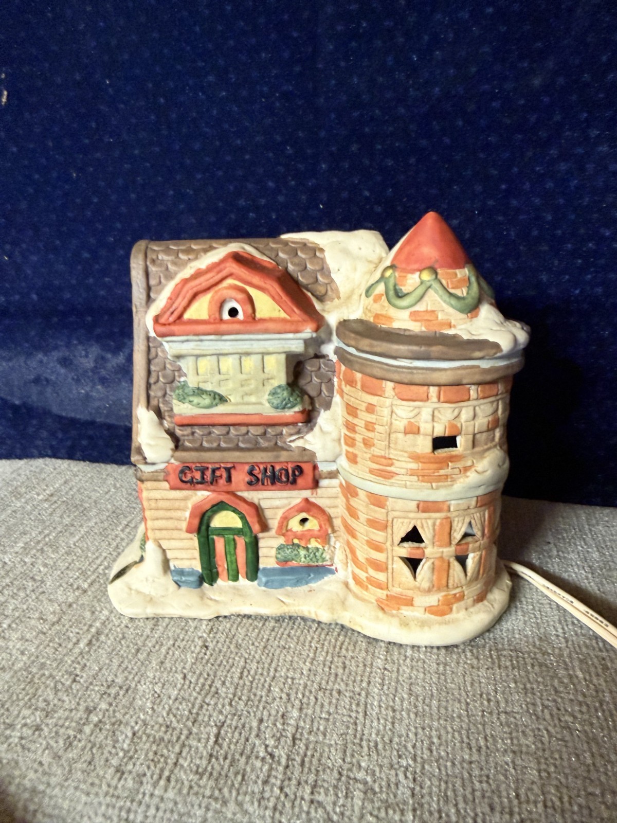 Vintage 1992 Christmas Streets Gift Shop Lighted Porcelain Village