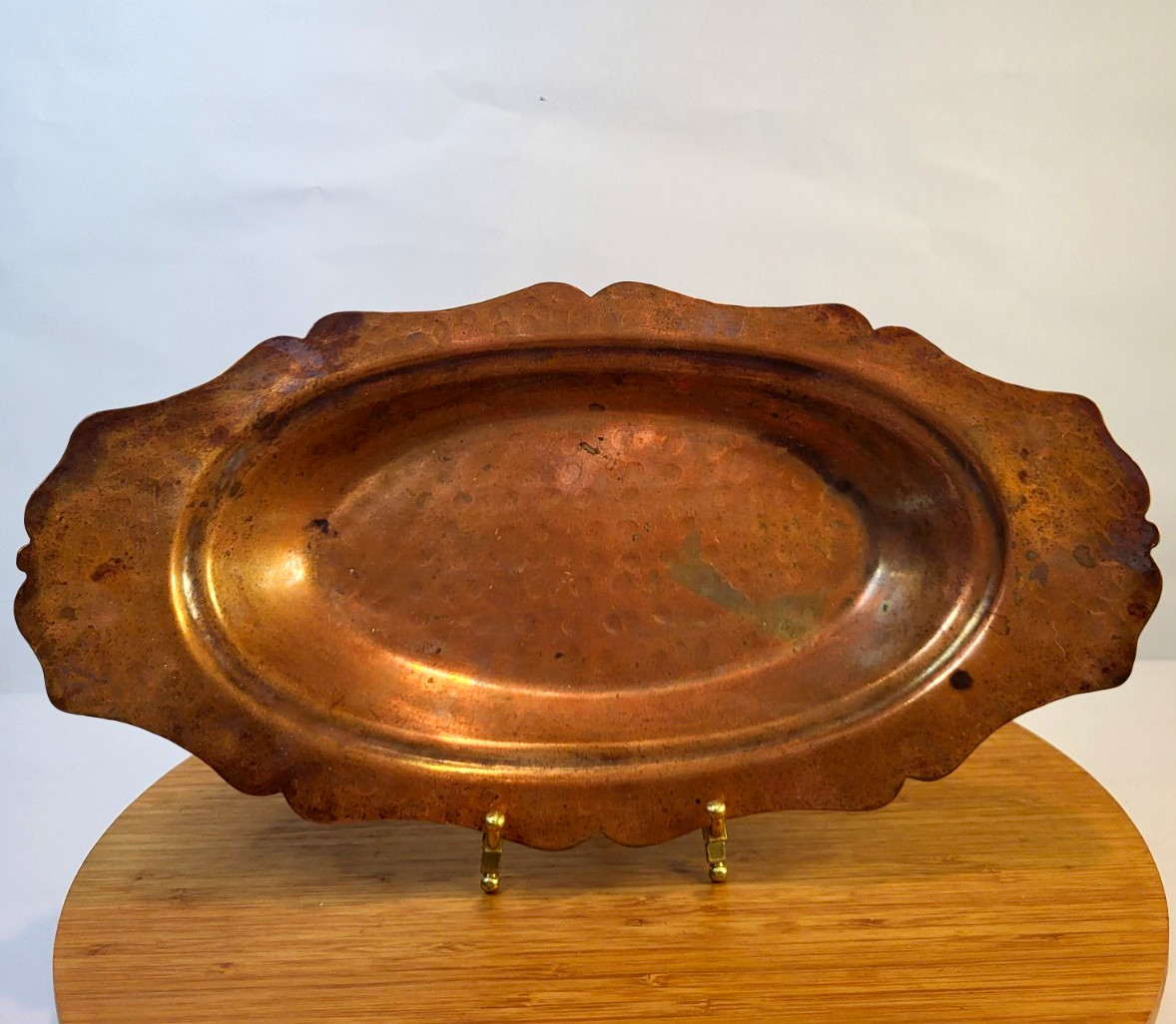 Vintage Hammered Copper Oval Tray with Scalloped Edges/Handles & a warm patina Vintage Hammered Copper Oval Tray with Scalloped Edges/Handles & a warm patina