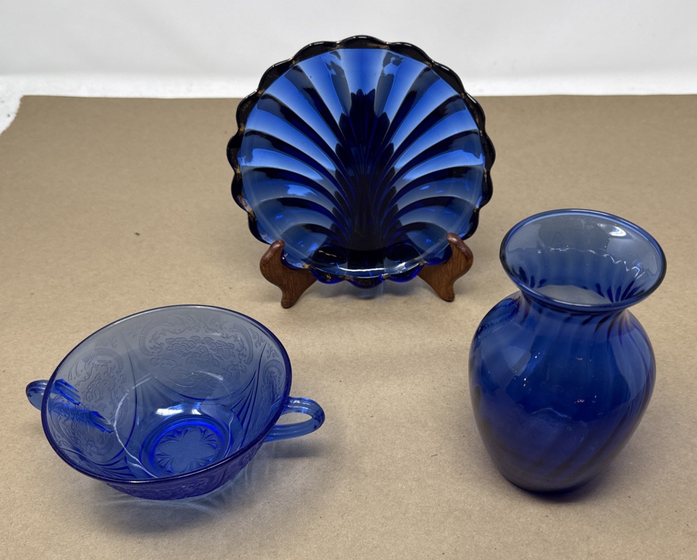 VINTAGE LOT OF 3 COBALT BLUE COLLECTIBLES