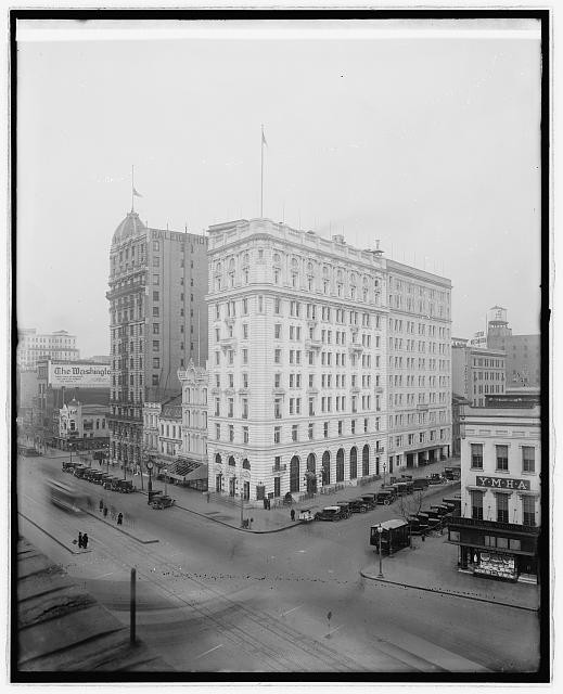 Photo:Washington DC Star Building 1921 1922 Downtown Streetcars Cars