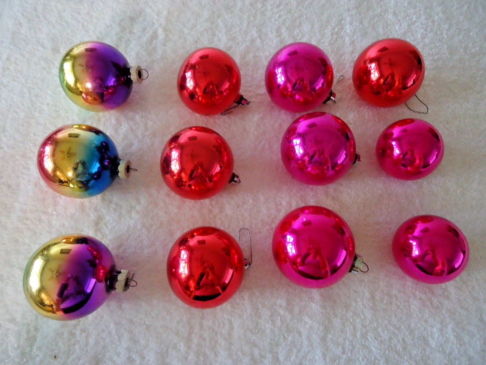 VINTAGE FANTASIA BRAND MERCURY GLASS BOX OF 12 CHRISTMAS TREE ORNMENTS