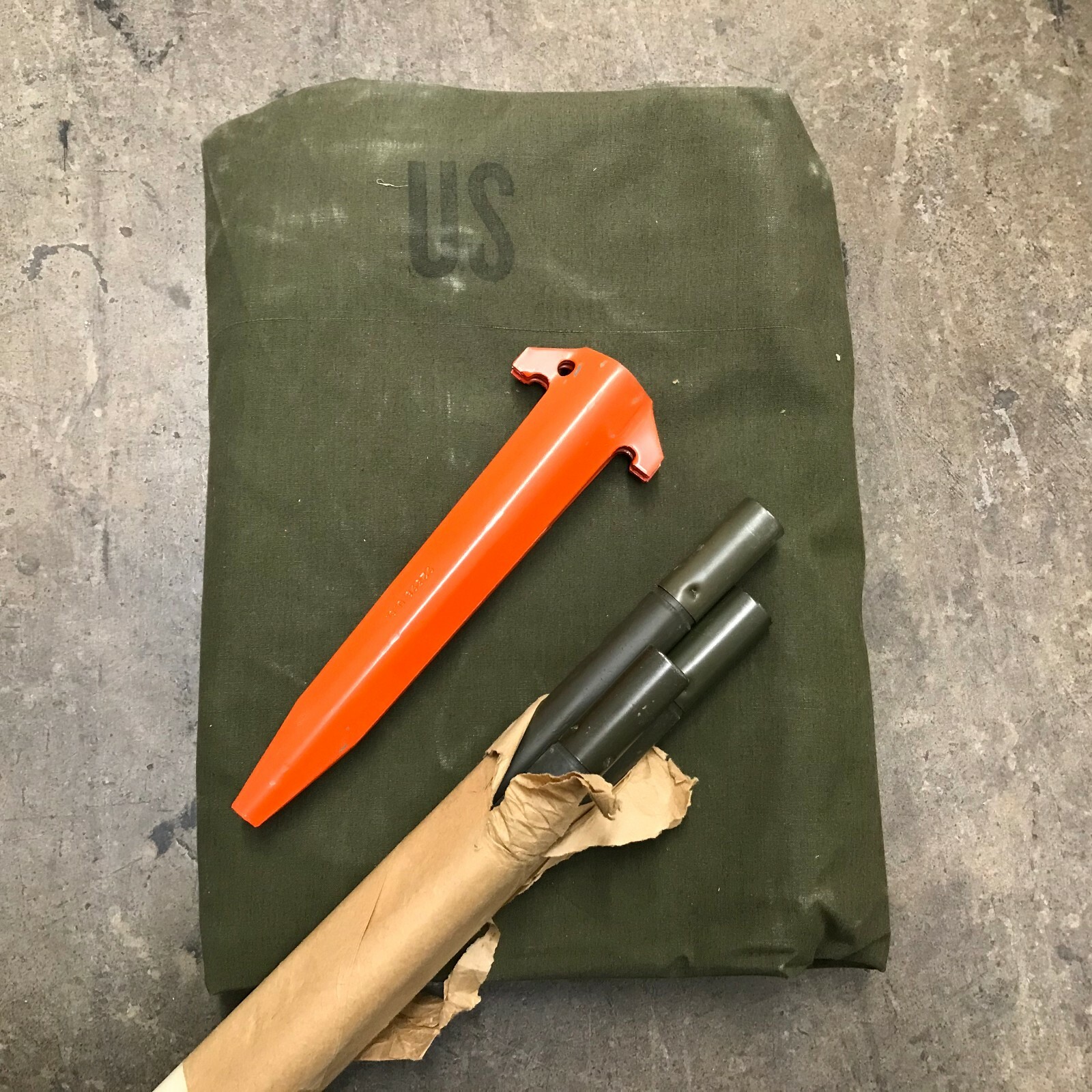 NOS US ARMY / USMC ORIGINAL Shelter Half Pup Tent, 1/2 Tent Set F-24 NOS US ARMY / USMC ORIGINAL Shelter Half Pup Tent, 1/2 Tent Set F-24