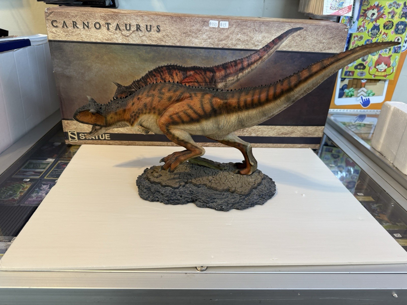 Sideshow Collectibles Dinosauria Carnotaurus Statue 688/1000