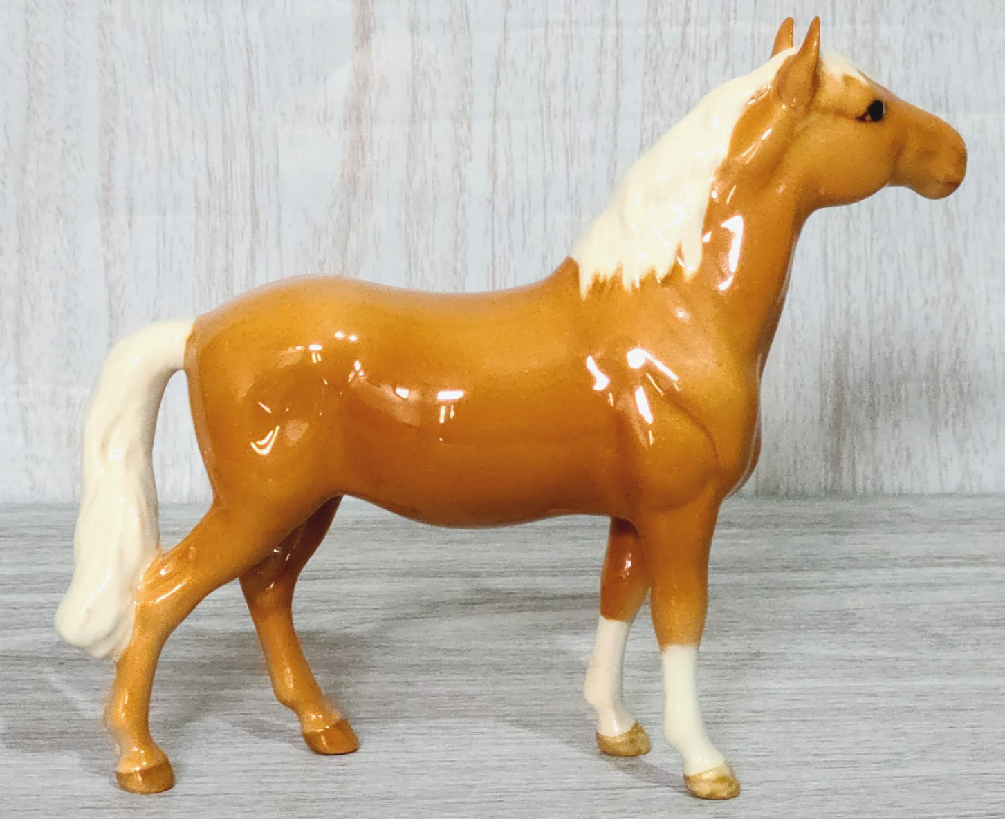 Beswick Heads Up Pony Beautiful Rare Vintage Palomino Gloss Model No. 1197 Vgc Beswick Heads Up Pony Beautiful Rare Vintage Palomino Gloss Model No. 1197 Vgc