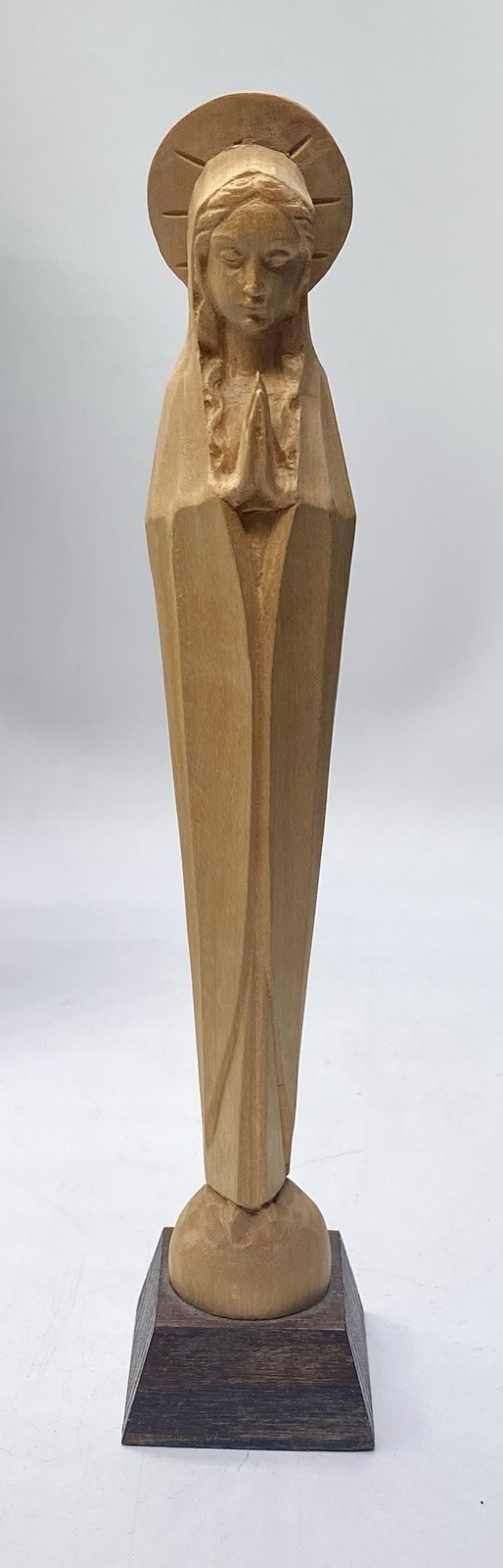 Sleek VTG Modernist Hand Carved Praying Virgin Mary Statue MCM Alpine Maple Sleek VTG Modernist Hand Carved Praying Virgin Mary Statue MCM Alpine Maple