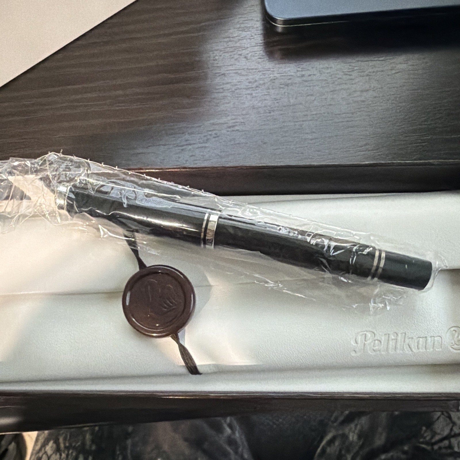 Pelikan Souveran Fountain Pen - M405 Black - Silver Trim - EXTRA FINE-NEVER USED Pelikan Souveran Fountain Pen - M405 Black - Silver Trim - EXTRA FINE-NEVER USED