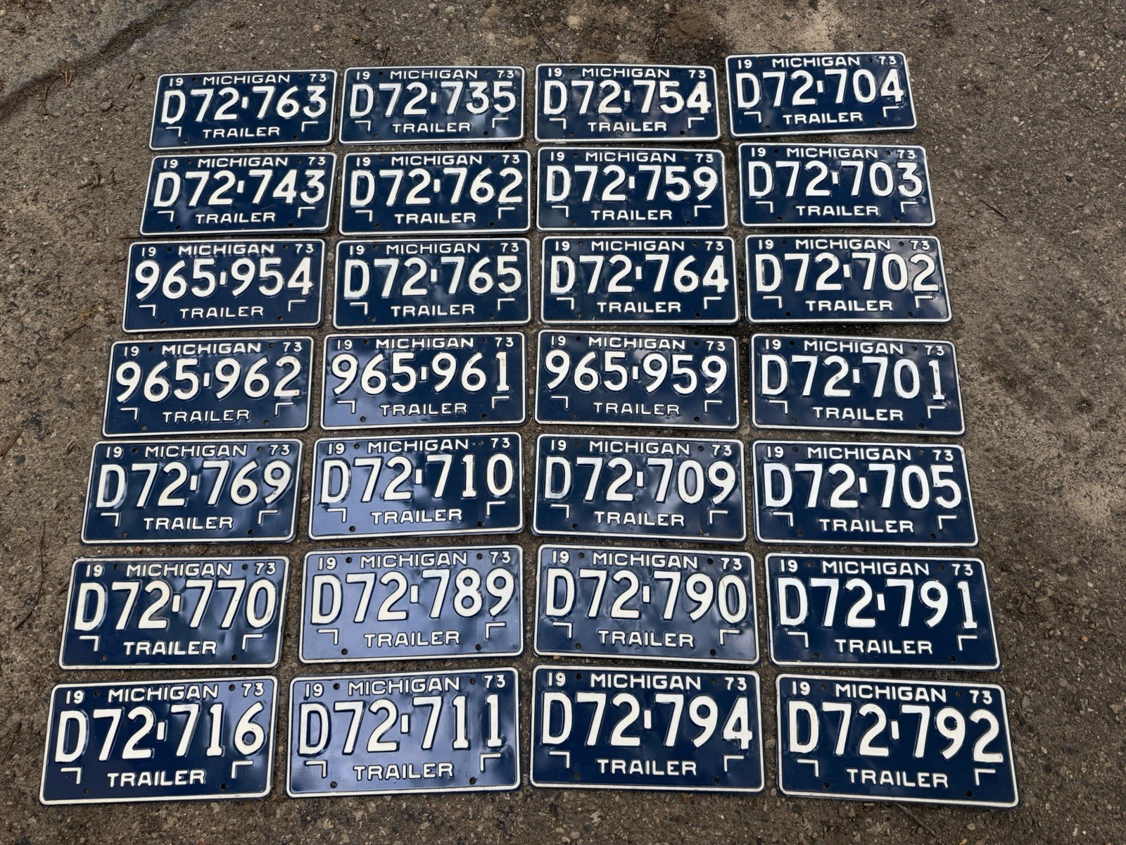 LOT VINTAGE MICHIGAN LICENSE PLATES 1973 Painted Expired Ret Matching