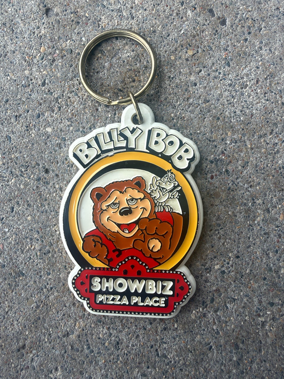 Vintage Billy Bob Showbiz Pizza Place Restaurant Advertising Plastic Keychain