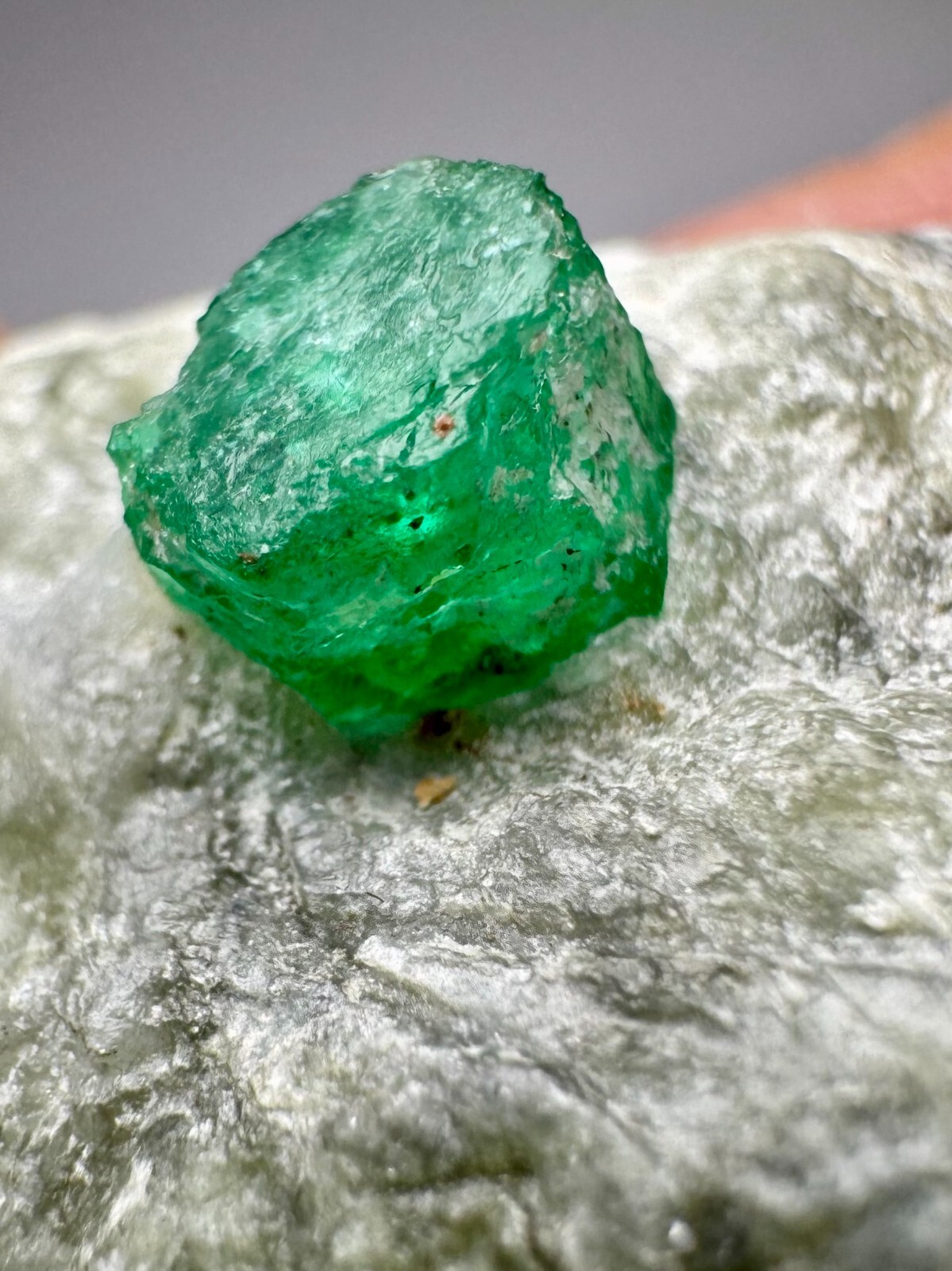 400 Carats Top Quality Green Emerald Crystal On Matrix From Swat, Pakistan. 400 Carats Top Quality Green Emerald Crystal On Matrix From Swat, Pakistan.