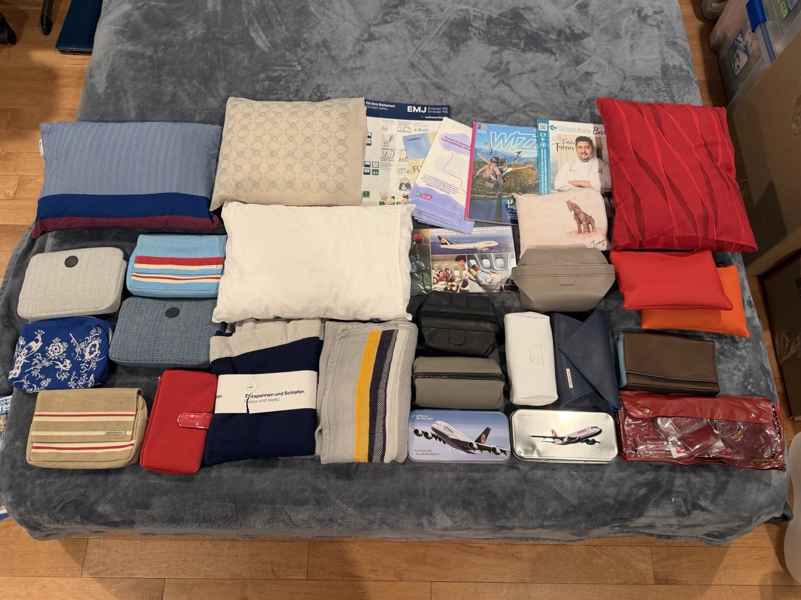 Lot Of Airline Collectibles Lufthansa British Airways Air France