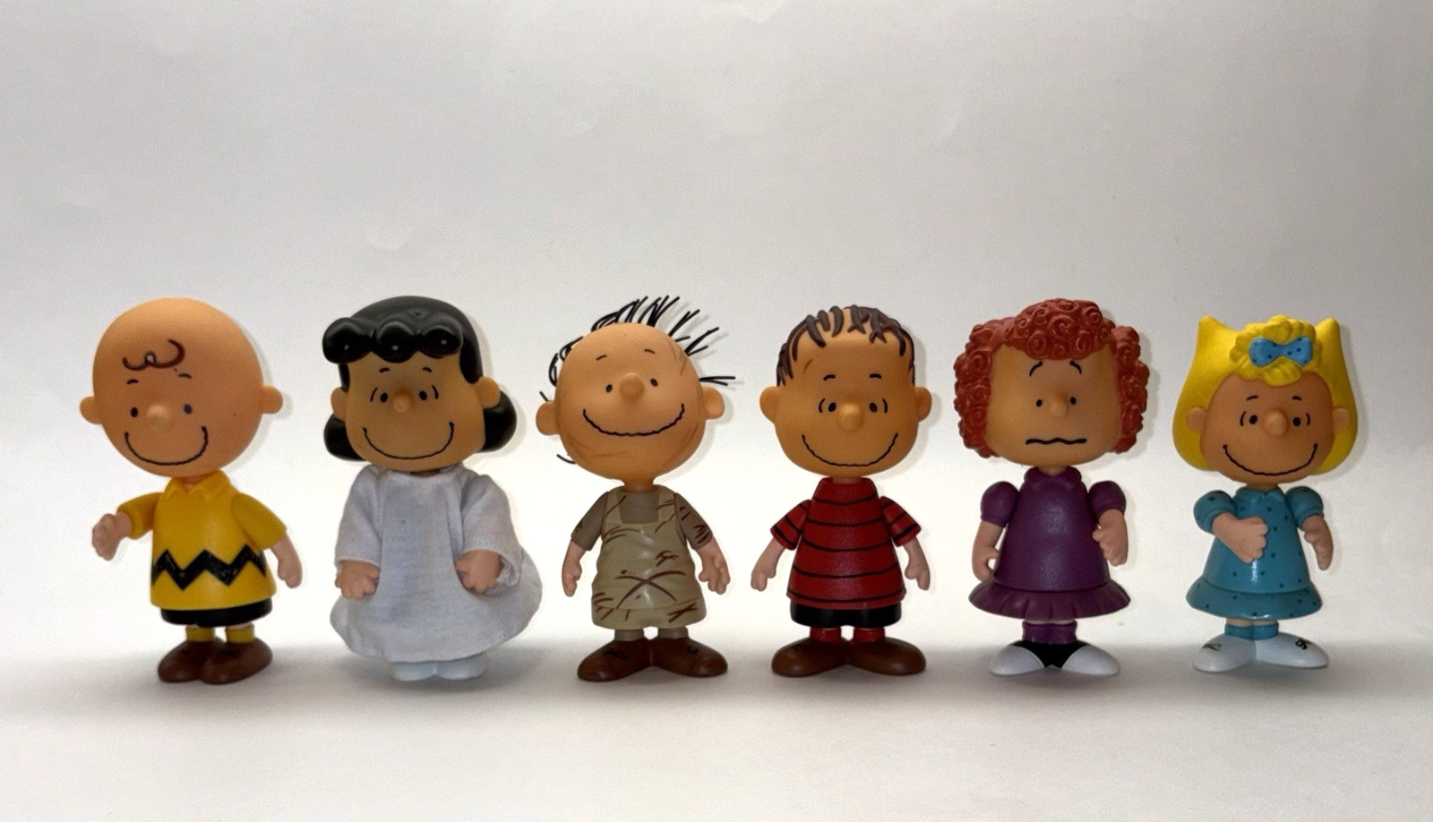 Peanuts 2002 Charlie Brown & Friends Plastic 5\