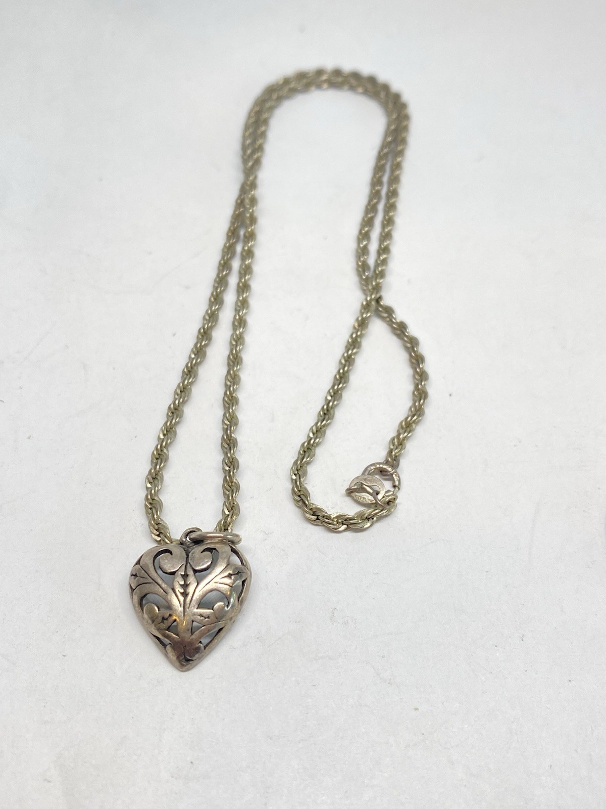9g 18” STERLING SILVER ROPE NECKLACE HEART OPEN WORK PENDANT FINE JEWELRY 9g 18” STERLING SILVER ROPE NECKLACE HEART OPEN WORK PENDANT FINE JEWELRY