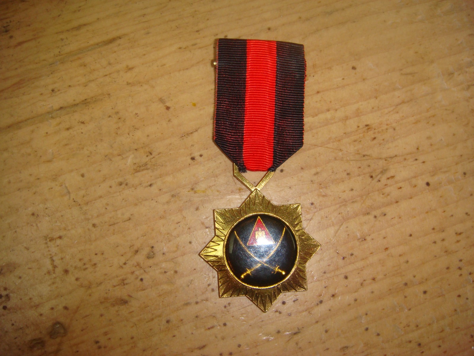 IRAQ- VINTAGE IRAQI THE MEDAL FOR BRAVERY 1980’s, GERMAN MADE IRAQ- VINTAGE IRAQI THE MEDAL FOR BRAVERY 1980’s, GERMAN MADE