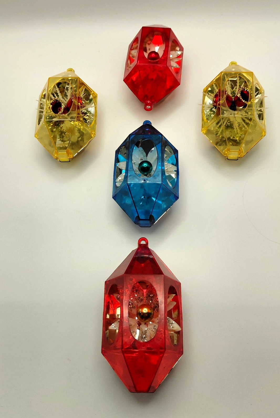 Vintage Set Of 5 Jewel Brite Plastic Diorama Christmas Ornaments Floral Vintage Set Of 5 Jewel Brite Plastic Diorama Christmas Ornaments Floral