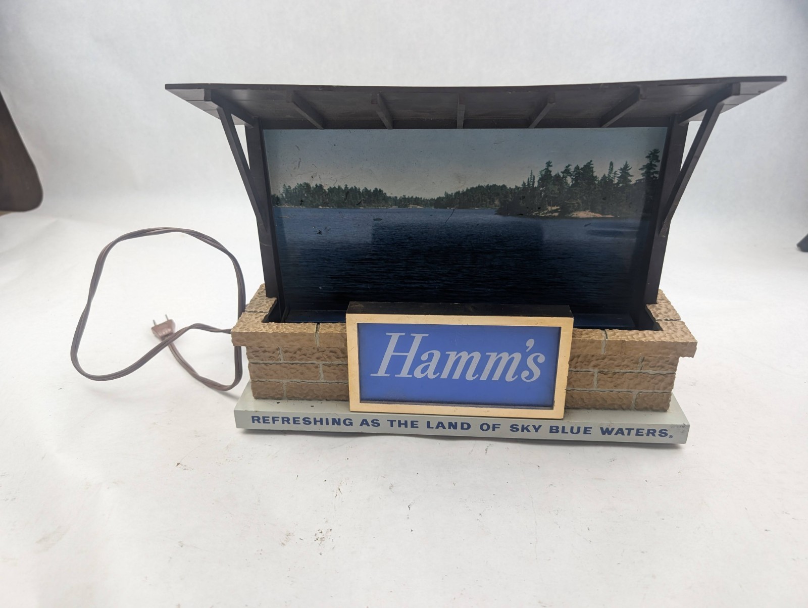 Vintage Hamm\'s Beer Lighted Sign Land Of Sky Blue Waters Bar Display Cabin Lake Vintage Hamm\'s Beer Lighted Sign Land Of Sky Blue Waters Bar Display Cabin Lake