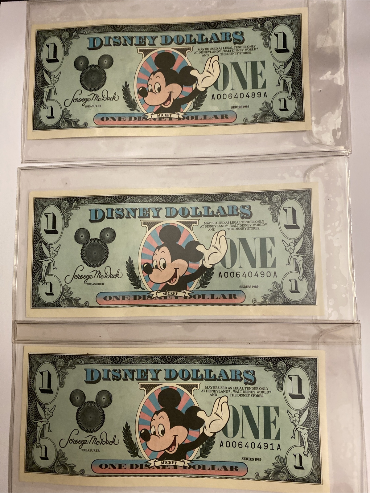 1989A $1 MICKEY DISNEY DOLLARS (3) Consecutive A00640489A - A00640491A Disneylan