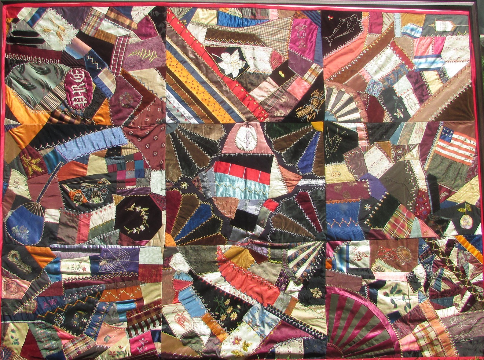 TURN OF CENTURY HANDMADE *VINTAGE*ANTIQUE*CRAZY/PATCHWORK QUILT ** SILK / VELVET