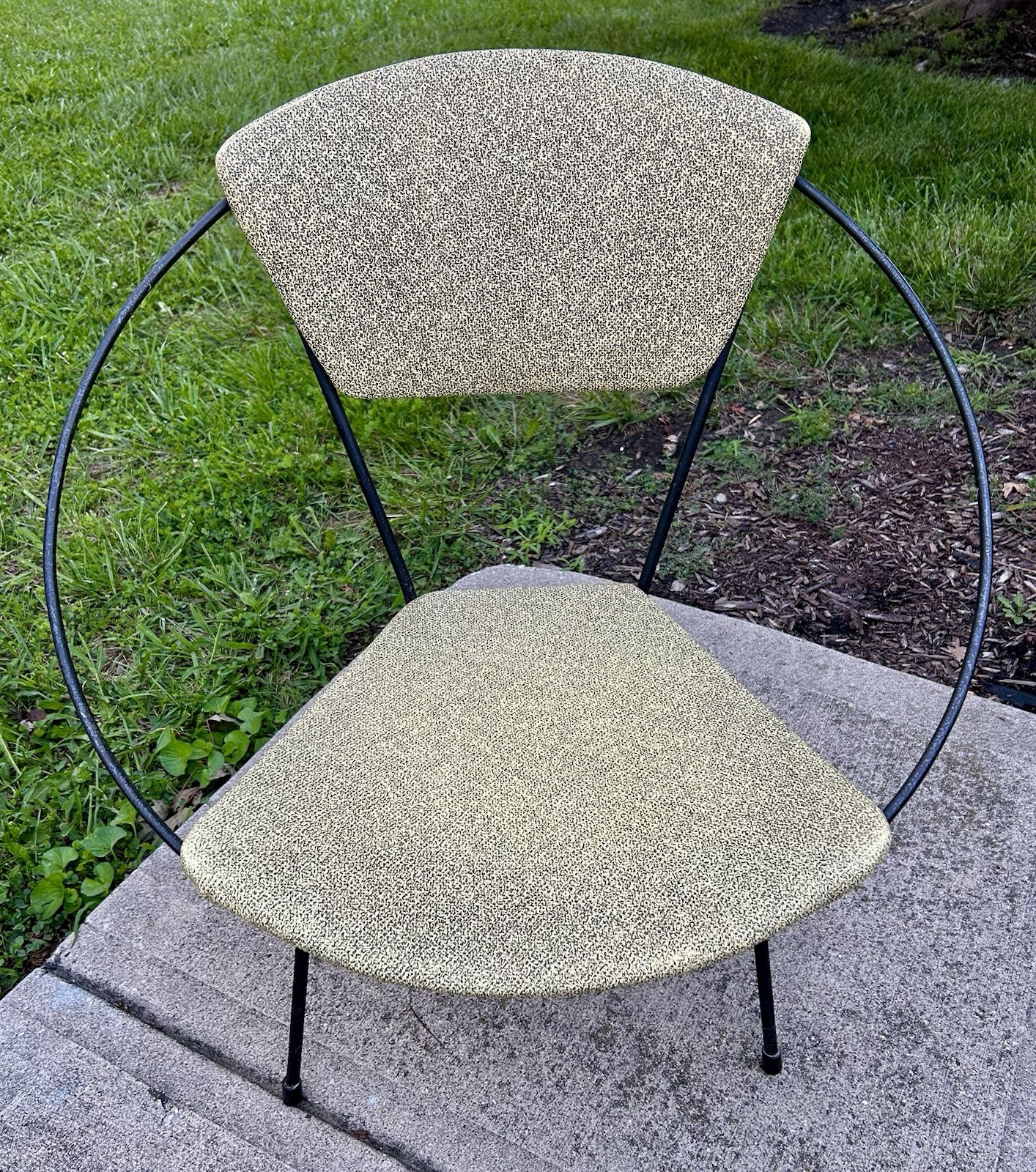 Authentic 1950’s Mid Century Modern Metal Hoop Chair Authentic 1950’s Mid Century Modern Metal Hoop Chair