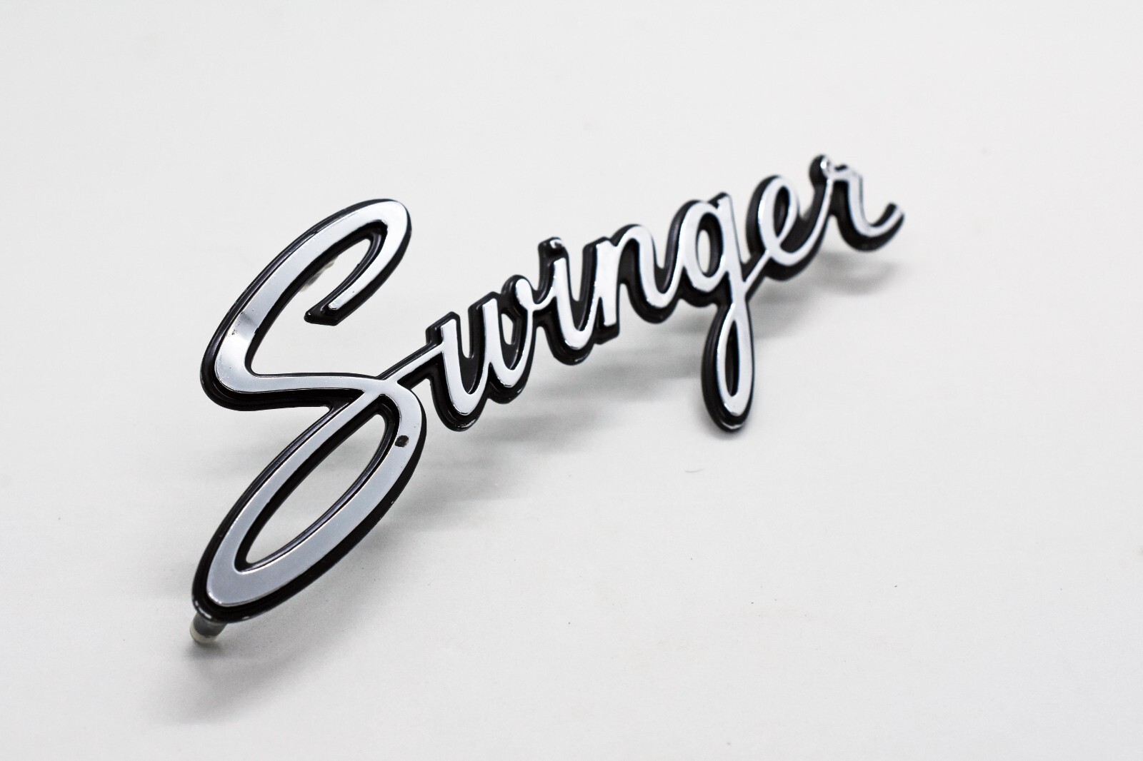 Original 1975 1976 Dodge Dart Swinger emblem - 3811 539 31025 2       Excellent