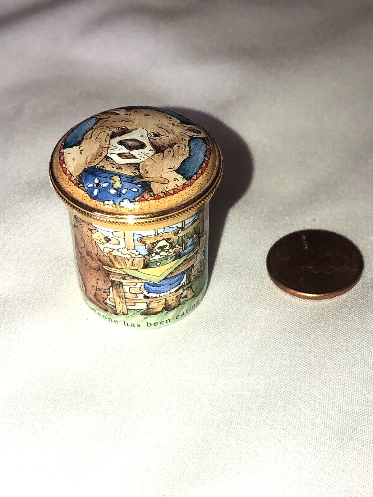 Staffordshire Enamel Trinket Box Goldilocks  & The Three Bears England