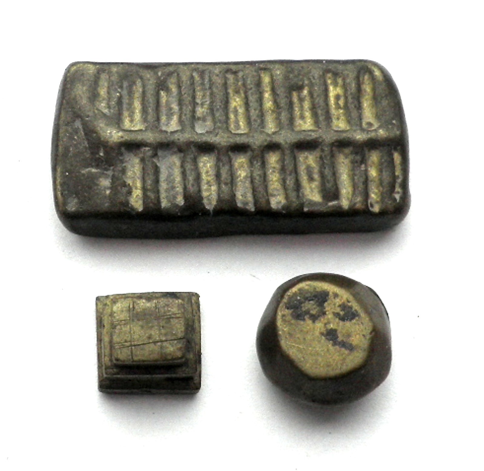 3 BRASS AFRICAN ASHANTI AKAN GEOMETRIC GOLD WEIGHTS 1400-1720 AD 43.2g. Lot 3
