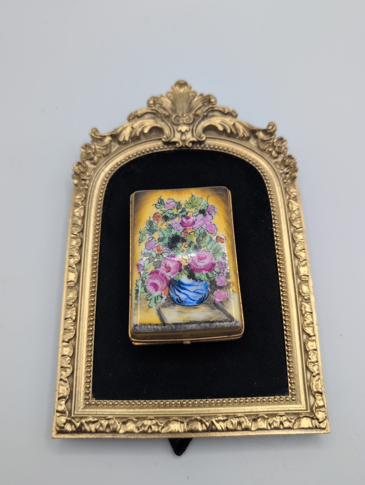 Vintage ATELIER DE LIMOGES Hand Painted Trinket Box Floral Designs Paint Palette