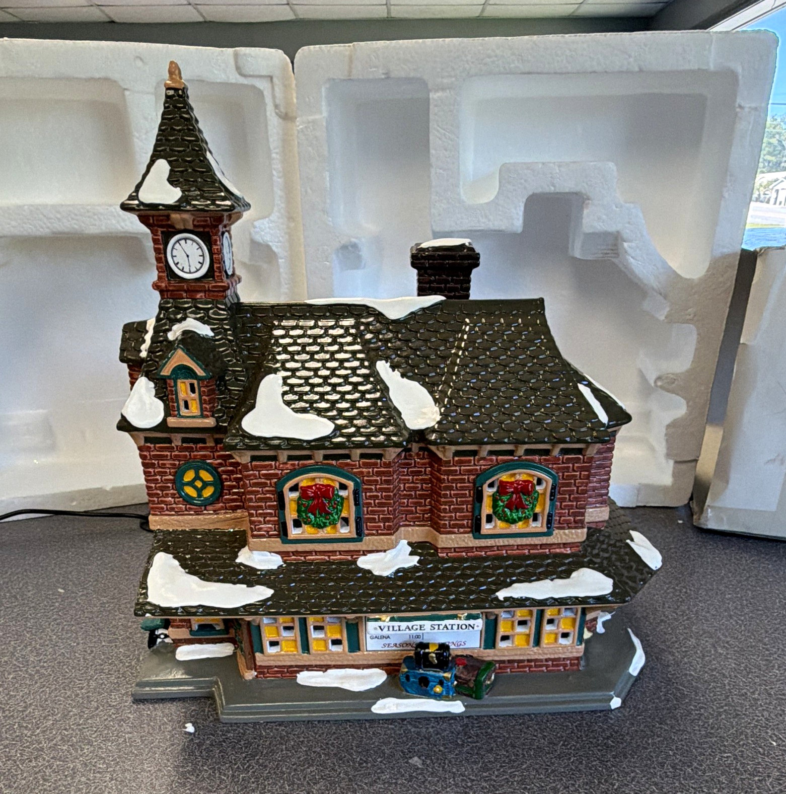 Department 56 Snow Village Village Station Painted Ceramic Building Boxed Department 56 Snow Village Village Station Painted Ceramic Building Boxed