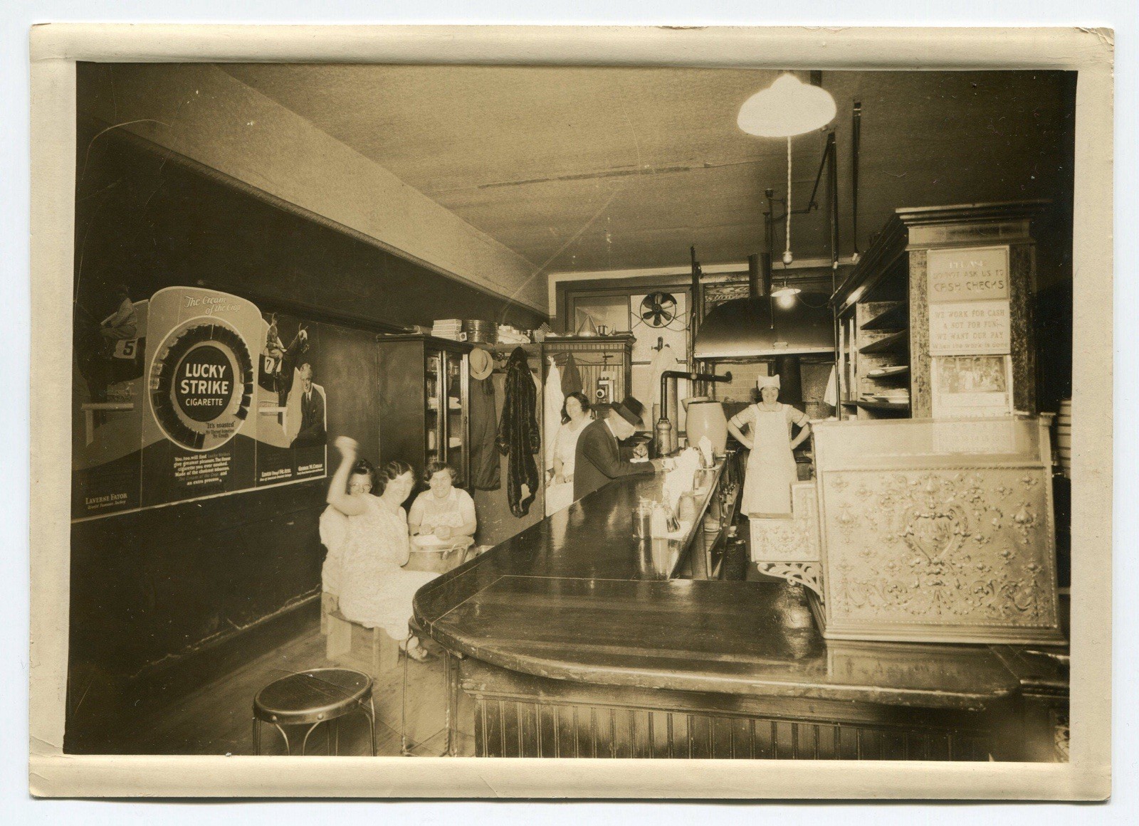Haymarket Restaurant, Huntington, Indiana, Vintage 5x7 Snapshot Photo, Interior Haymarket Restaurant, Huntington, Indiana, Vintage 5x7 Snapshot Photo, Interior