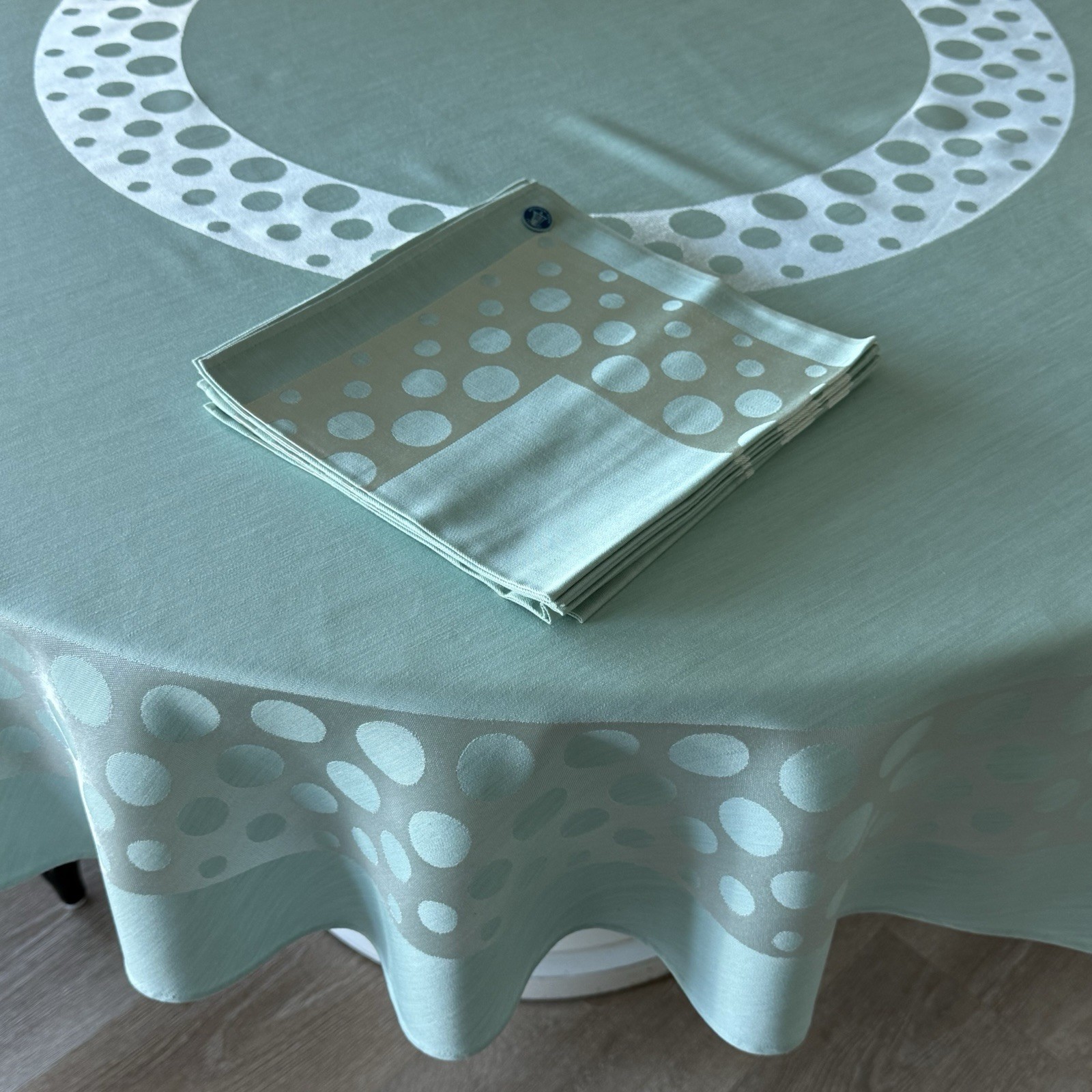 Vintage Tablecloth 70