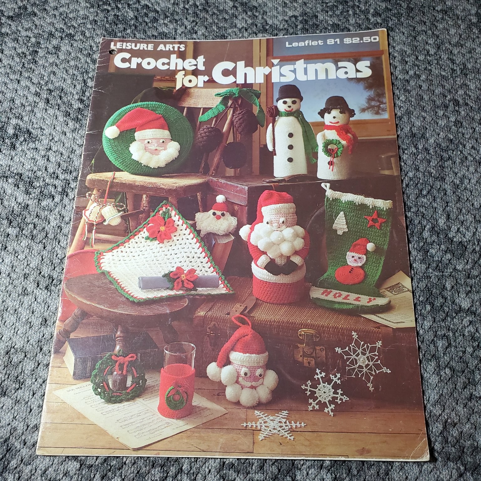 Vintage Leisure Arts Crochet Pattern Leaflet for Christmas Holiday Decor