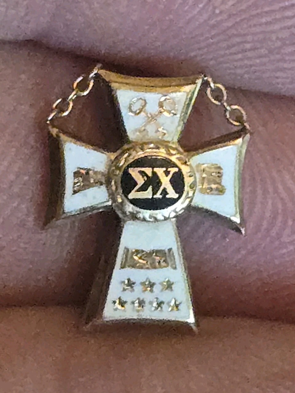 Vintage 10/14K Gold 1947 Frat Sigma Chi Delta Epsilon Cross Pin LGB Maker's Mark Vintage 10/14K Gold 1947 Frat Sigma Chi Delta Epsilon Cross Pin LGB Maker's Mark
