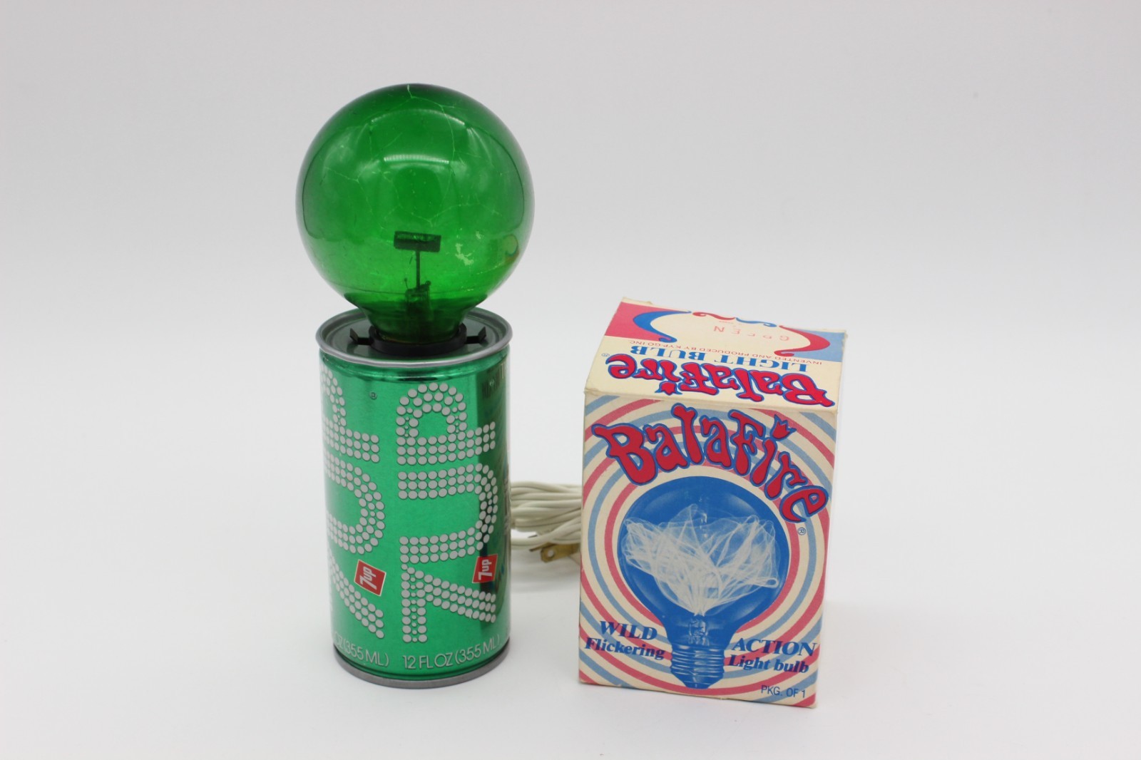 Vintage 1970s 7UP Can Light Lamp + Green Balafire Crazy Flicker Bulb