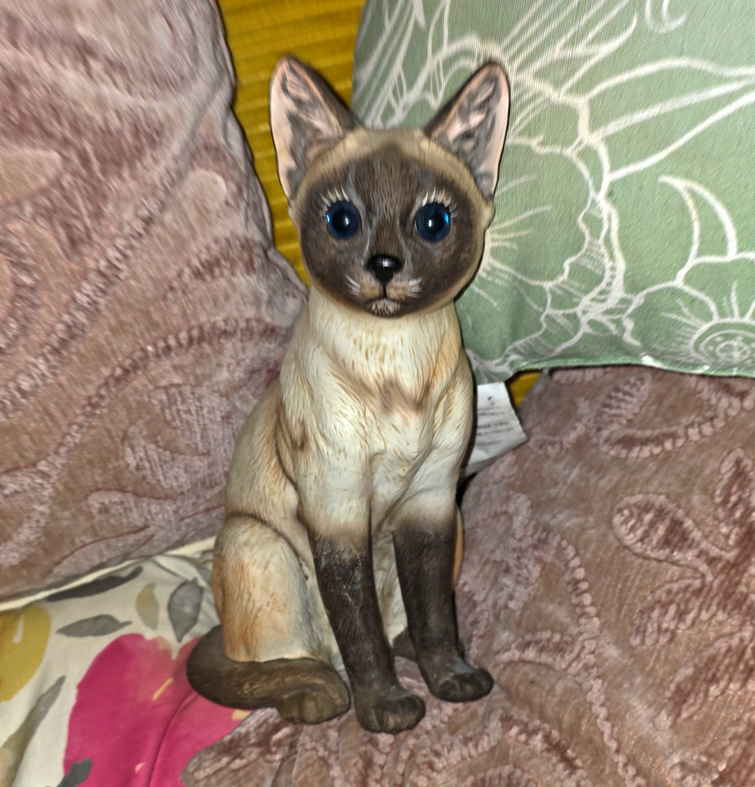 Siamese Cat Statue Sitting Pose Animal Figurine Decorative Collectible. Heavy.