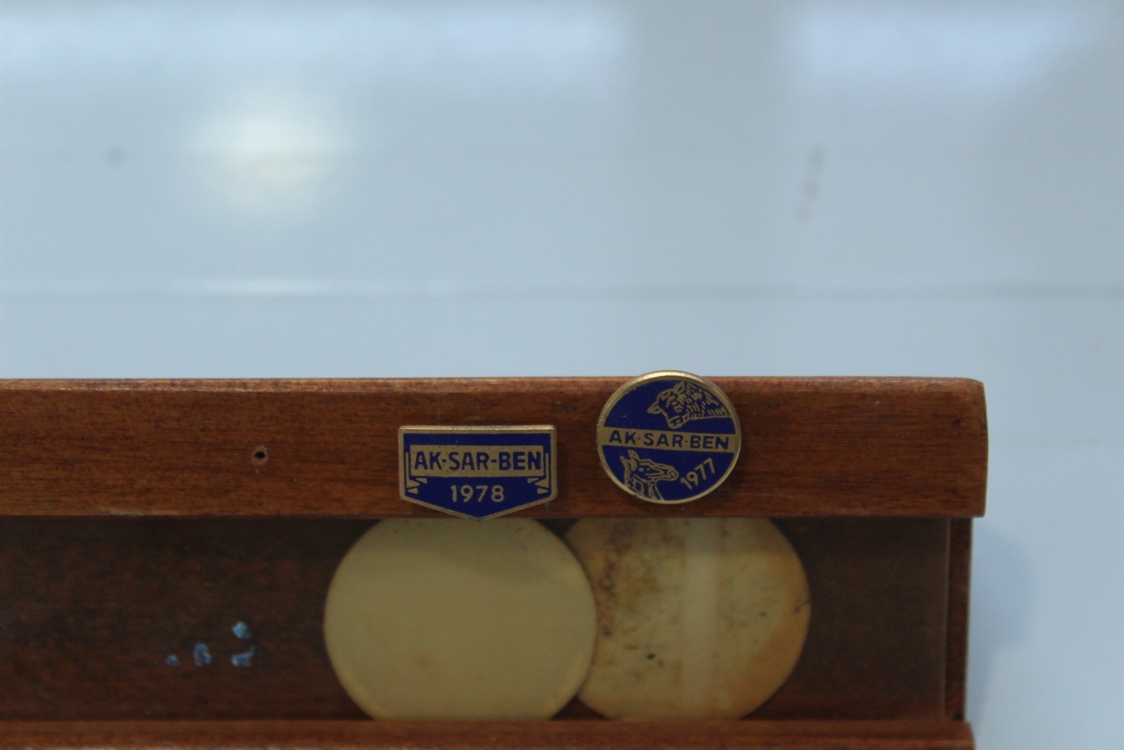 Vintage Wood Des Name Plate Holder With 2 AK-SAR-BEN Pins 1977, 1978 Vintage Wood Des Name Plate Holder With 2 AK-SAR-BEN Pins 1977, 1978