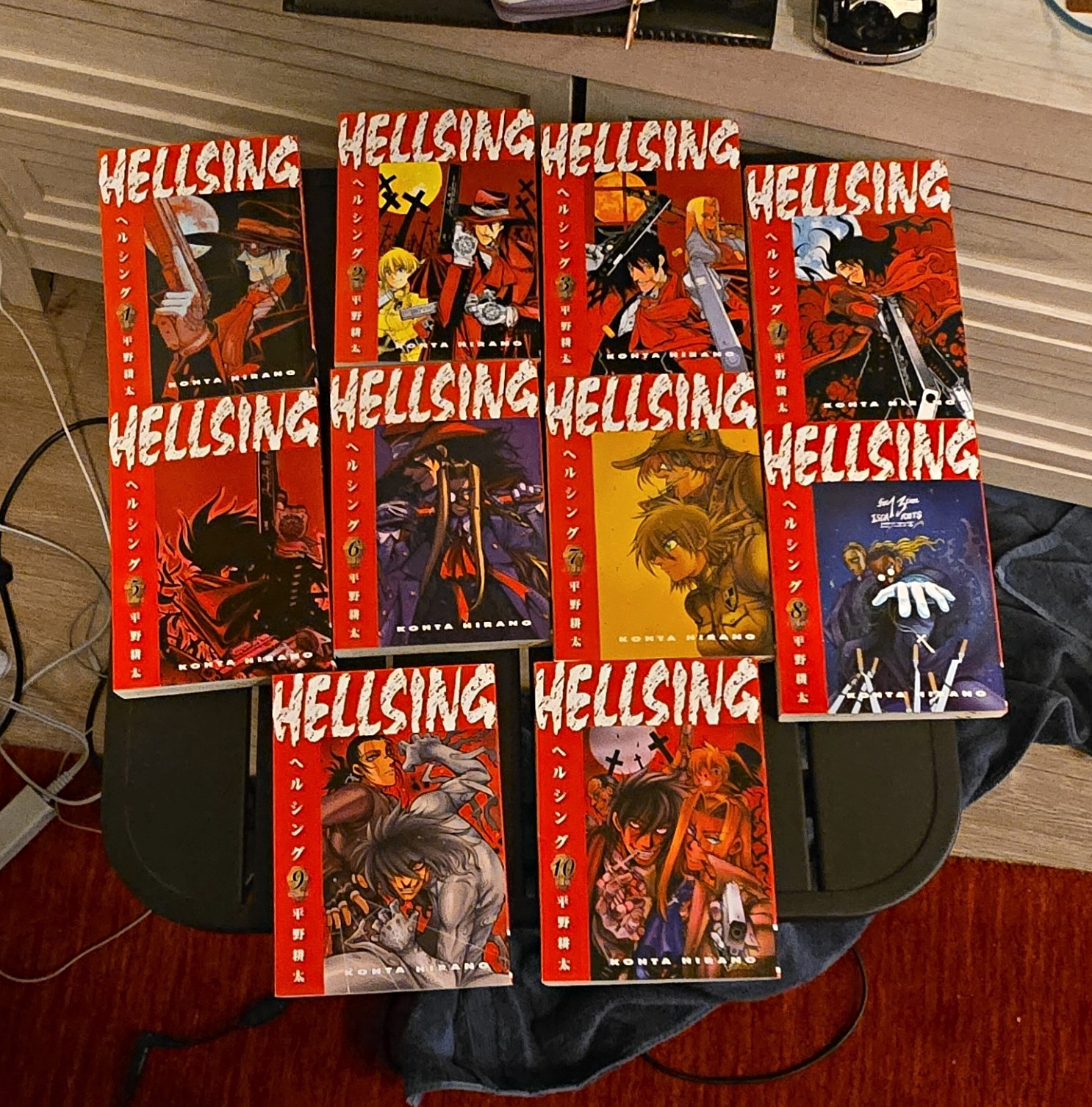 Hellsing Manga Full Series Vol 1-10 (New Singles Volumes)