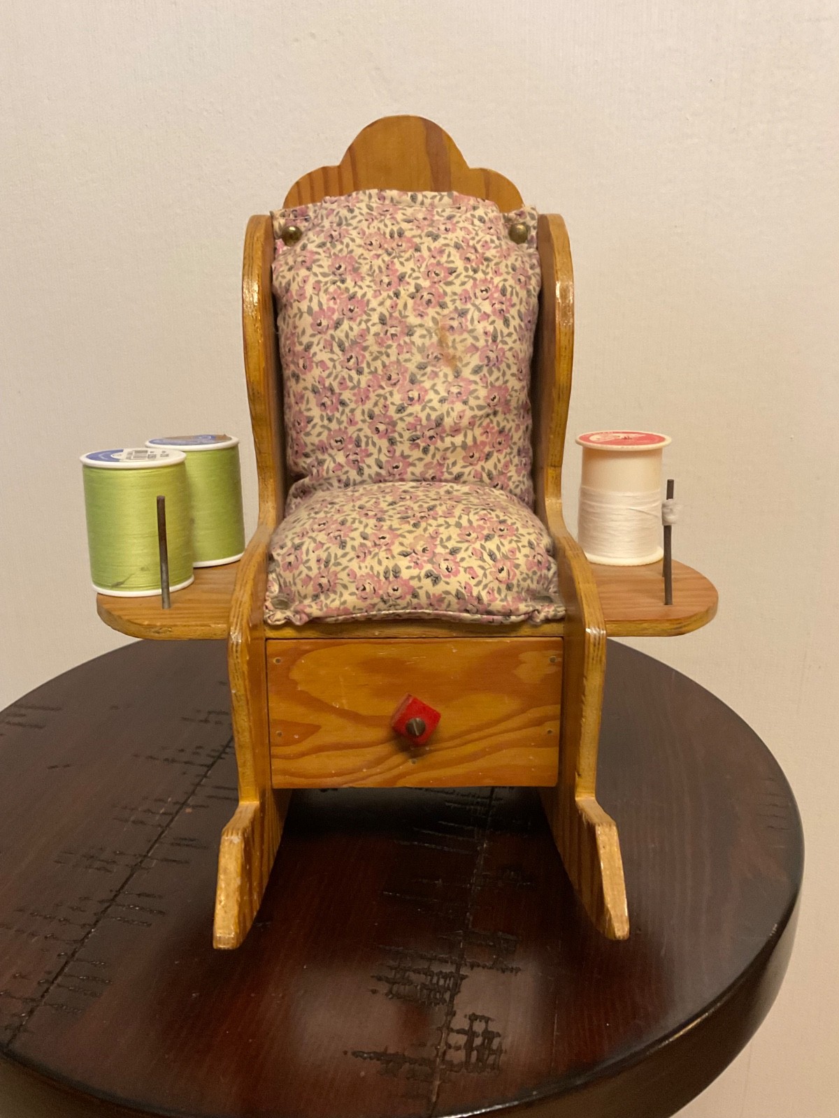 Vintage Wooden Rocking Chair Pin Cushion Scissor Thread Spool Holder w/ Drawer Vintage Wooden Rocking Chair Pin Cushion Scissor Thread Spool Holder w/ Drawer