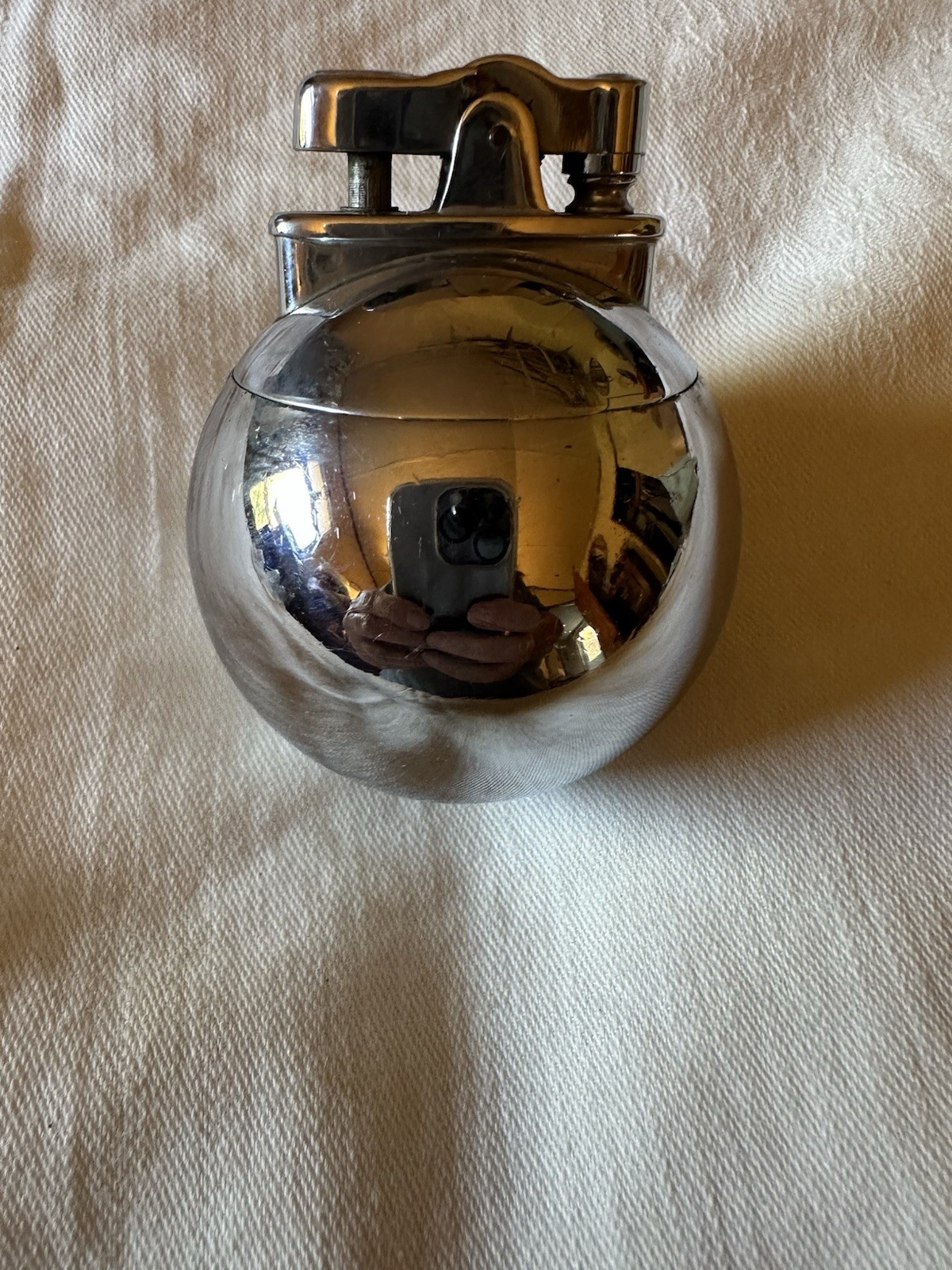 Vintage Ronson Rondelight Orb Cigarette Lighter