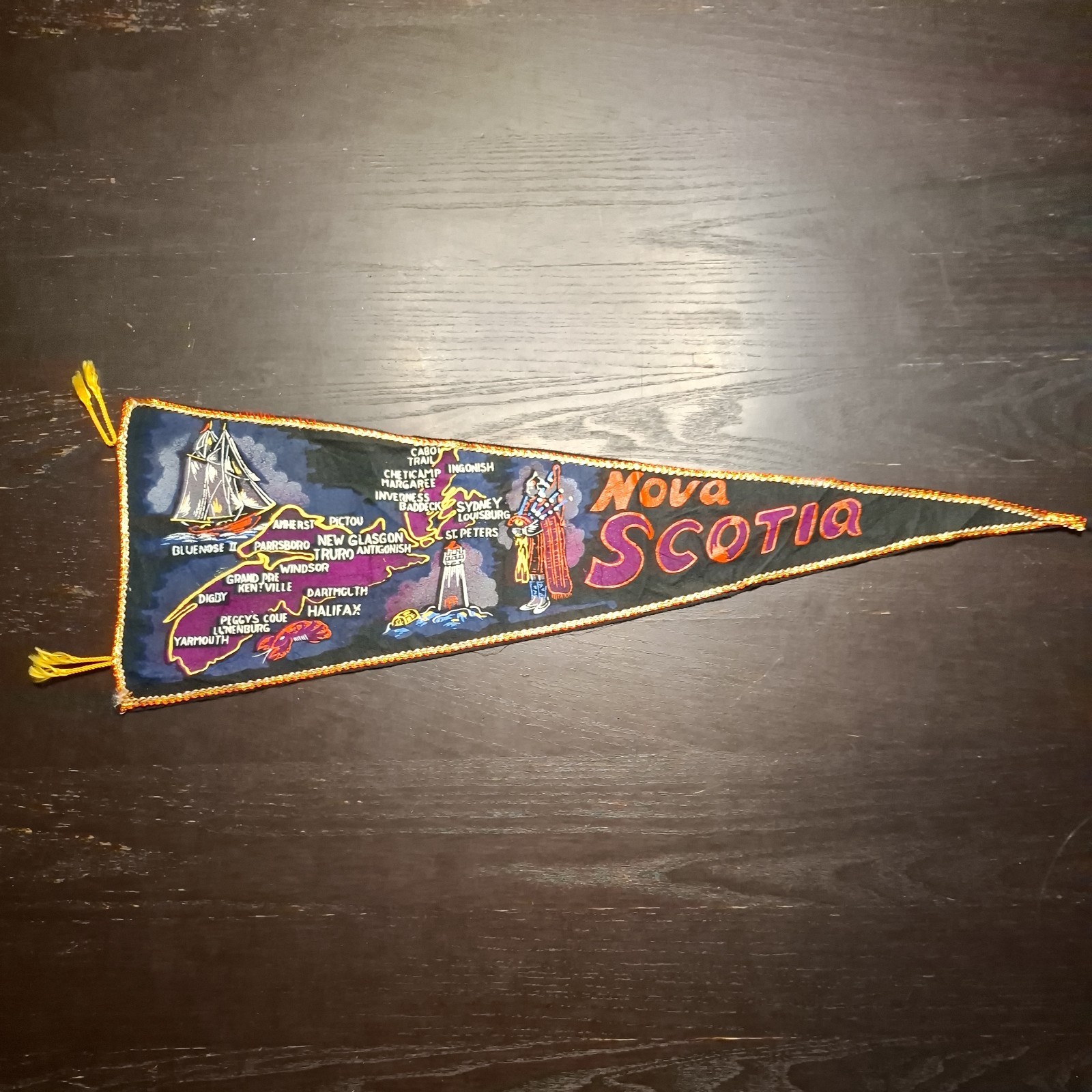 VTG NOVA SCOTIA CANADA PENNANT BAGPIPER Lobster LIGHTHOUSE Sailboat - SHIP FAST