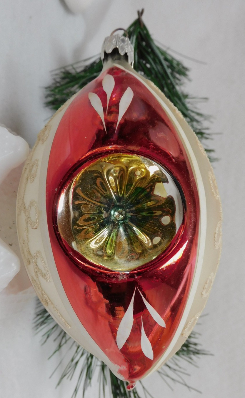 Vintage~TRIPLE INDENT~TEAR DROP ~RED~Christmas Ornament~~NICE~LARGE 5.50 Vintage~TRIPLE INDENT~TEAR DROP ~RED~Christmas Ornament~~NICE~LARGE 5.50