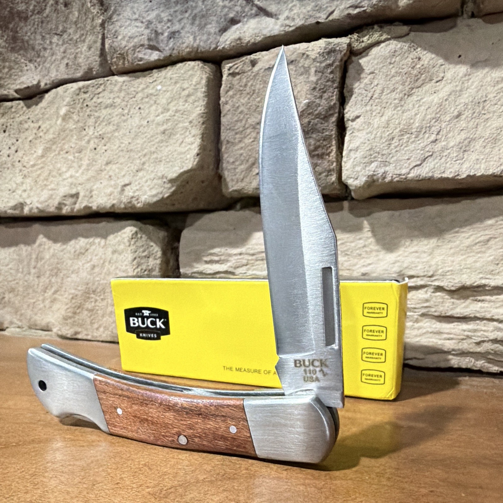 Buck 110 Folding Hunter Lockback 1-Blade Pocketknife-Clone