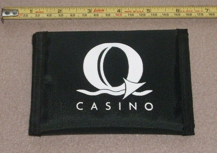 Q Casino Dubuque Iowa IA Vinyl Bi Fold Wallet Promo Gambling Looks Never Used 