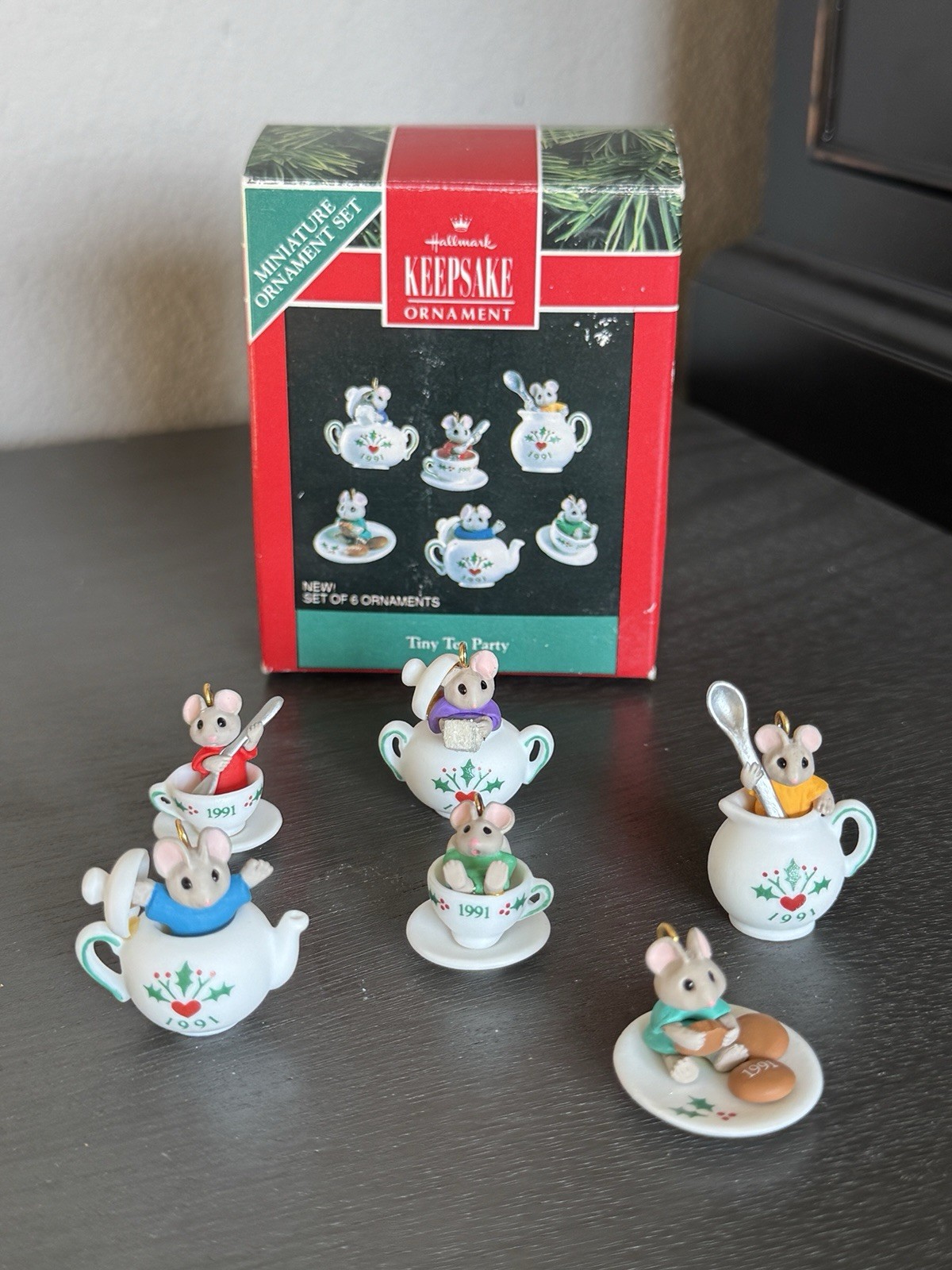 HALLMARK 1991 TINY TEA PARTY MICE MINIATURE ORNAMENT SET
