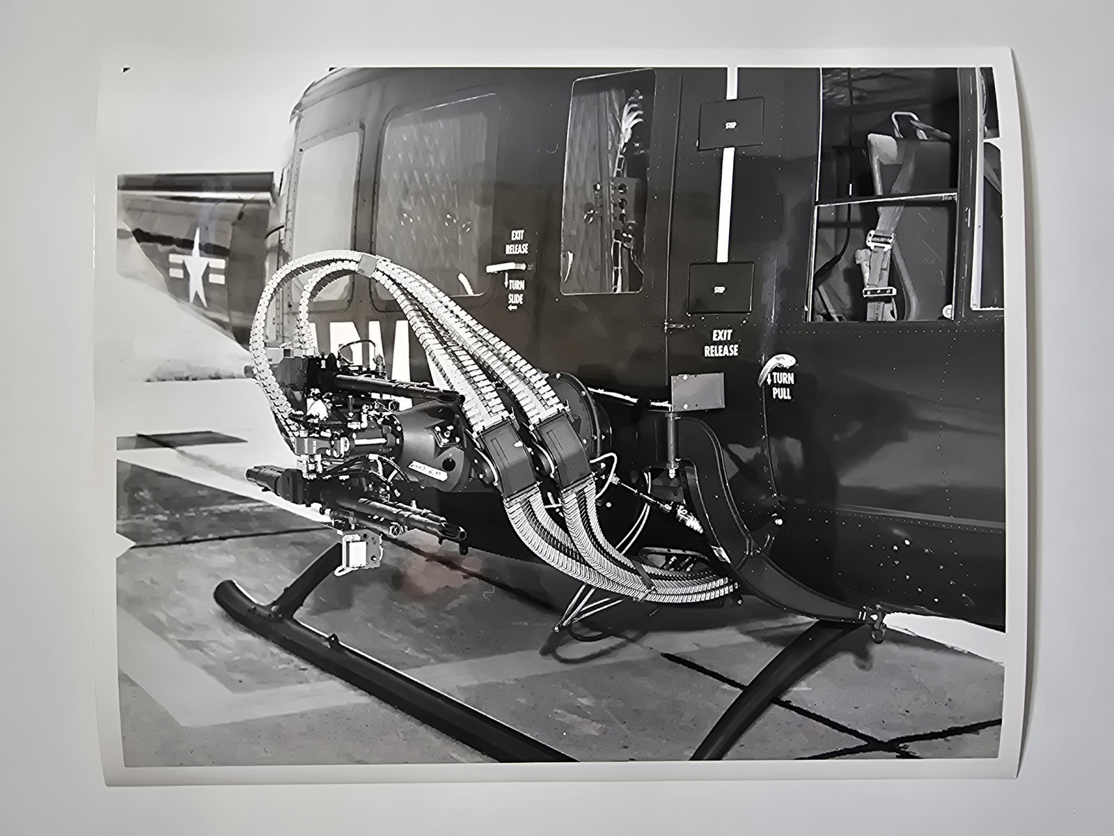 Bell YUH-1D 60-6030 Hardpoint Gun Test 1963 Huey Vintage 8x10 Factory Photo